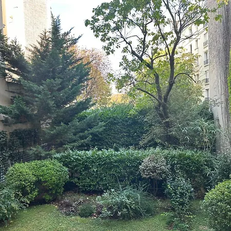 16e Passy Tour Eiffel